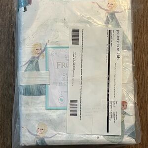Pottery Barn Kids - Disney Frozen Organic Sheet Set & Pilllow Cases